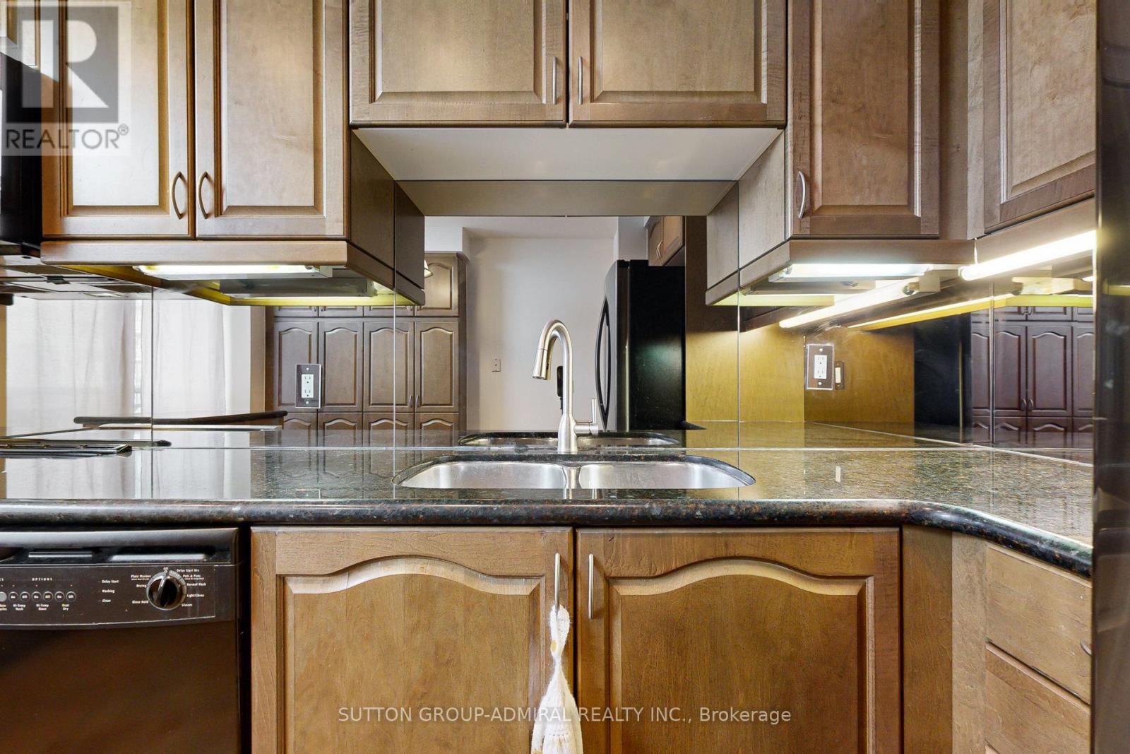 1502 - 1101 Leslie Street, Toronto, Ontario  M3C 4G3 - Photo 17 - C12238570