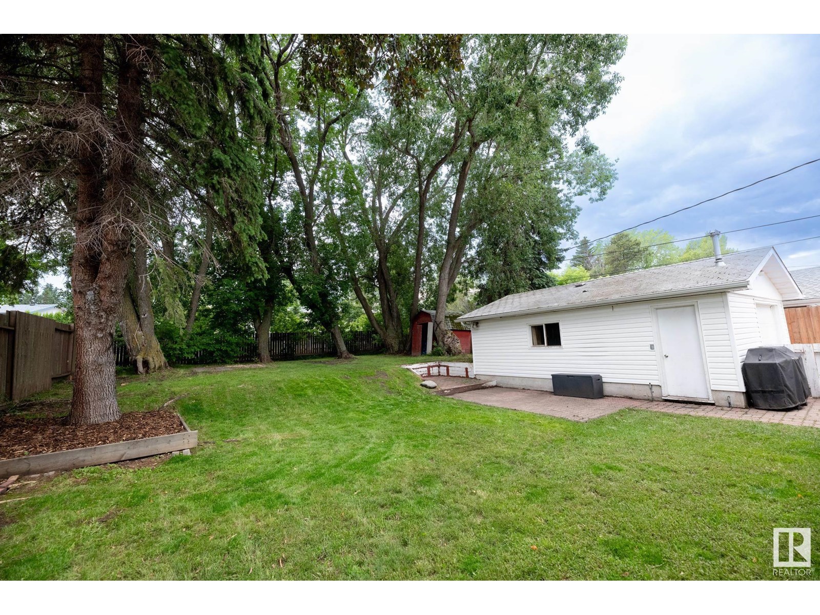Property at 31 Pine ST image 2