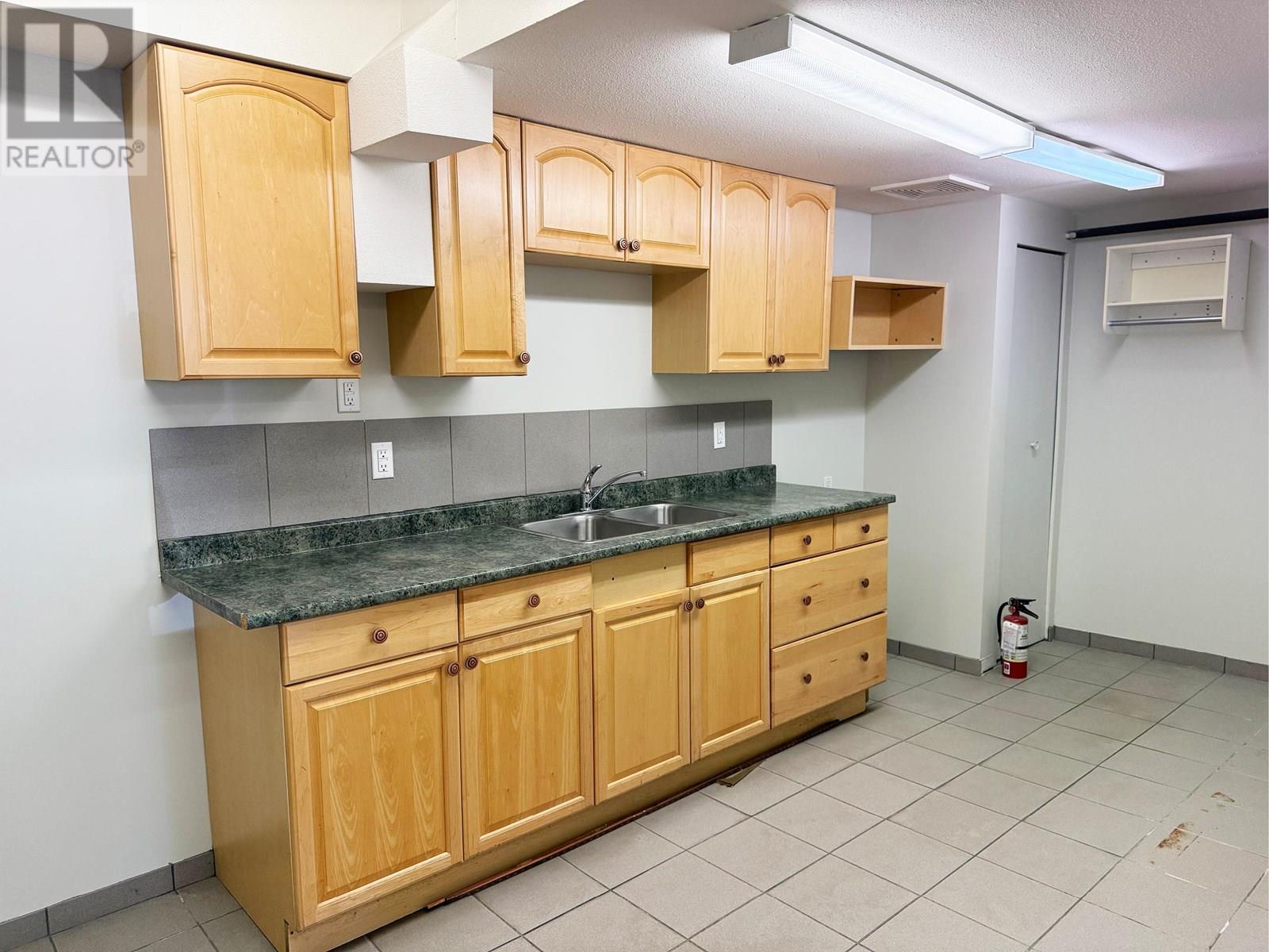 1933 W Broadway, Vancouver, British Columbia  V6J 1Z3 - Photo 7 - C8069904