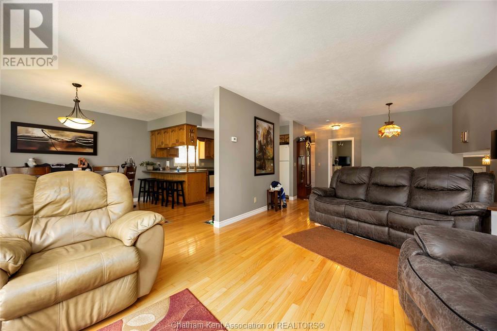 Property at 257 Hudson CRESCENT image 5