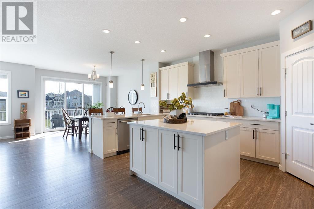 Property at 126 Bayview Circle SW image 1