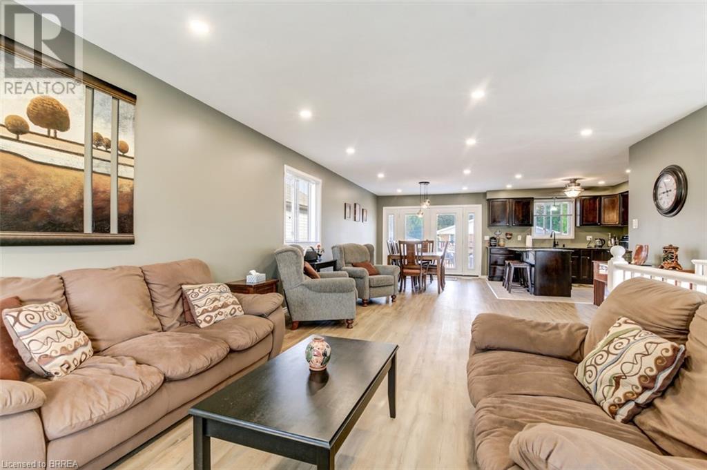 30 Mcintosh Court, Brantford, Ontario  N3R 5W9 - Photo 7 - 40739389