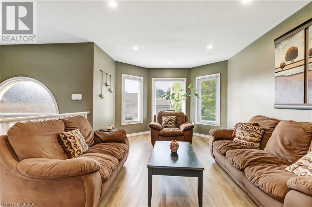 30 Mcintosh Court, Brantford, Ontario  N3R 5W9 - Photo 6 - 40739389