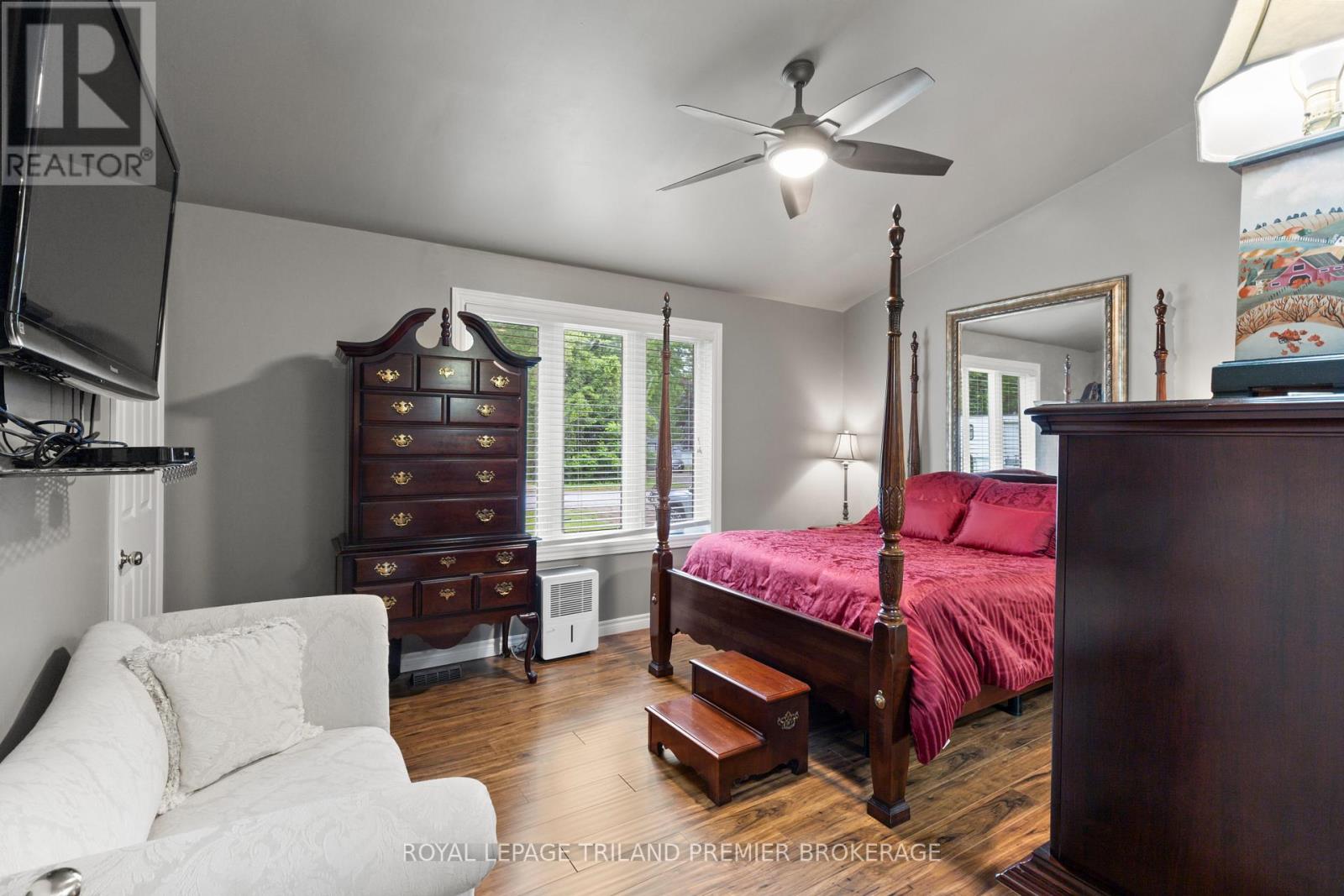 7710 Clayton Street, Lambton Shores, Ontario  N0M 2L0 - Photo 16 - X12238095