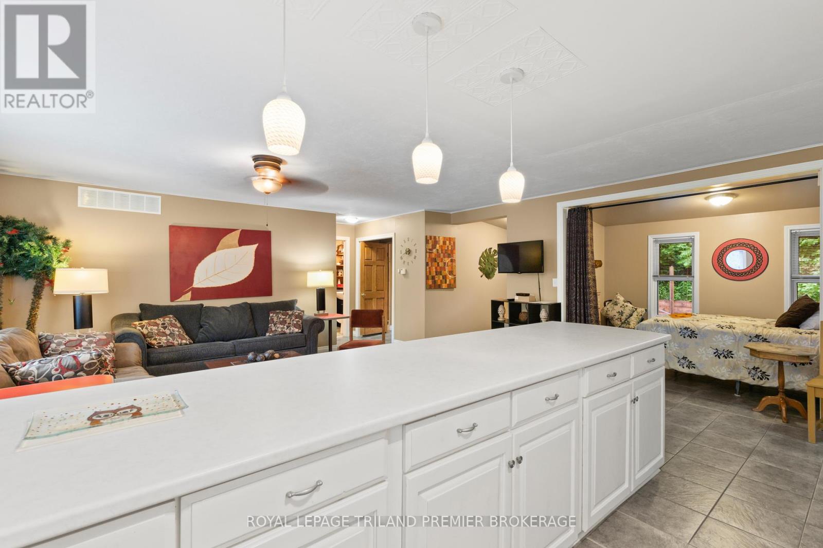 7710 Clayton Street, Lambton Shores, Ontario  N0M 2L0 - Photo 36 - X12238095