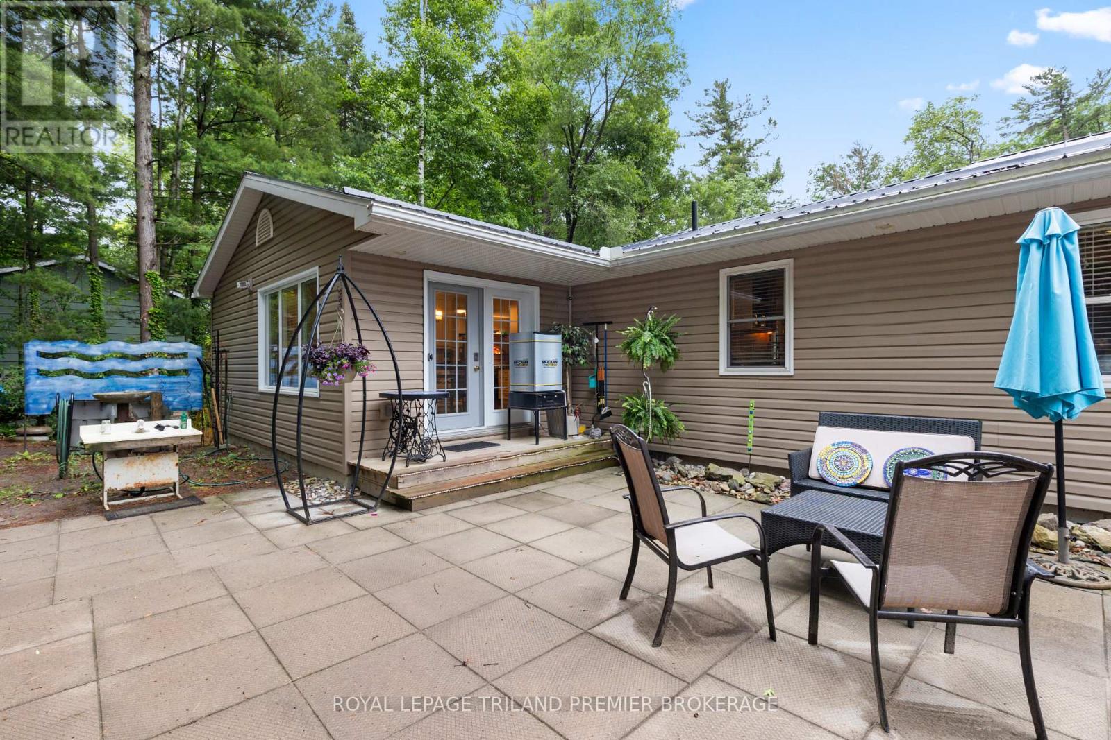 7710 Clayton Street, Lambton Shores, Ontario  N0M 2L0 - Photo 42 - X12238095