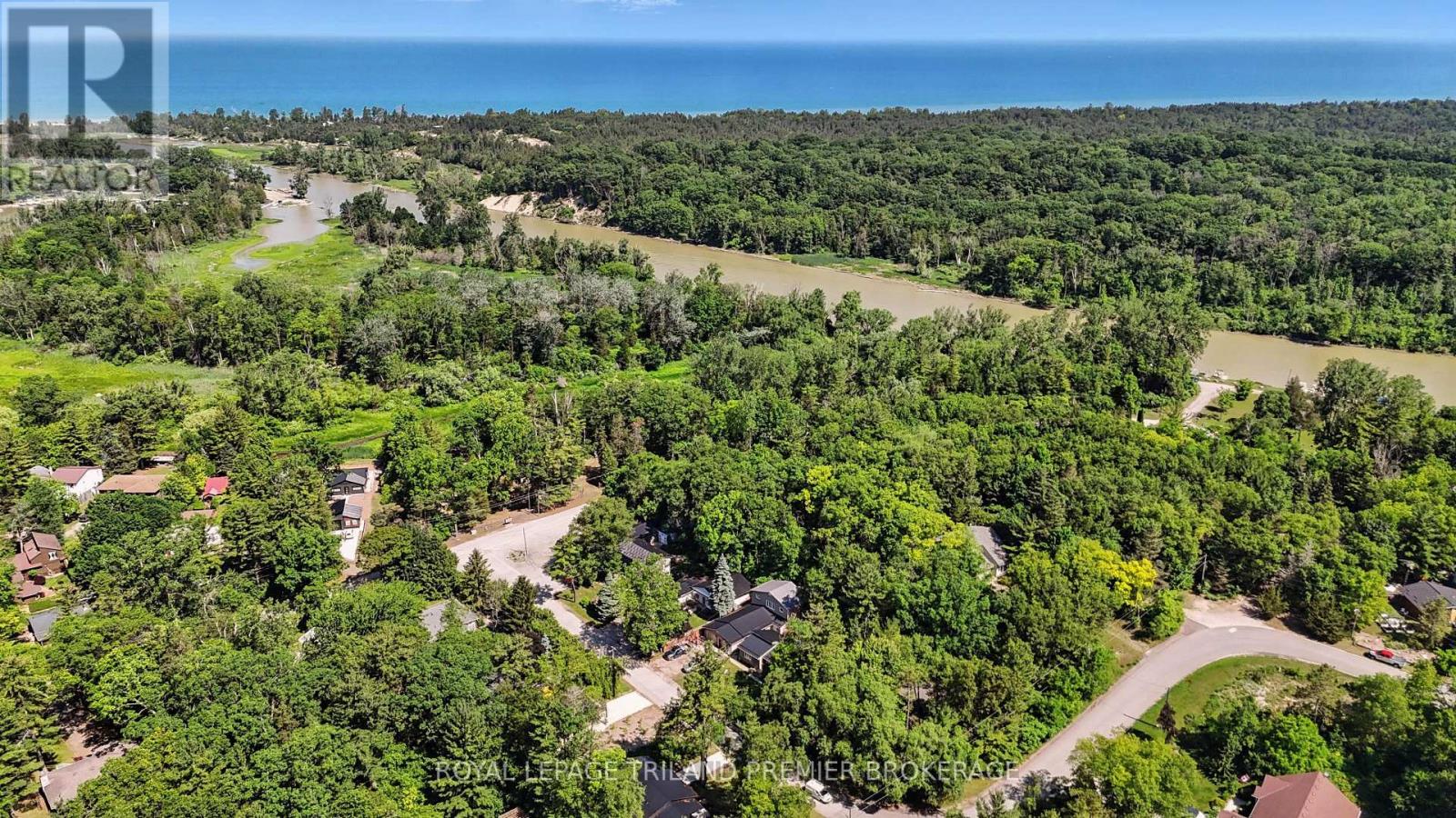 7710 Clayton Street, Lambton Shores, Ontario  N0M 2L0 - Photo 49 - X12238095