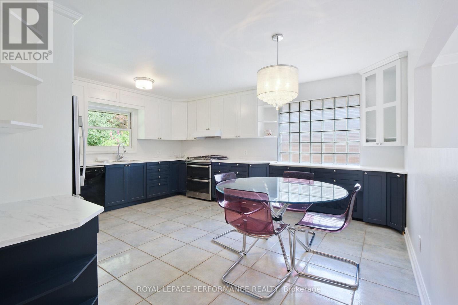 181 Northwestern Avenue, Ottawa, Ontario  K1Y 0M1 - Photo 13 - X12238672
