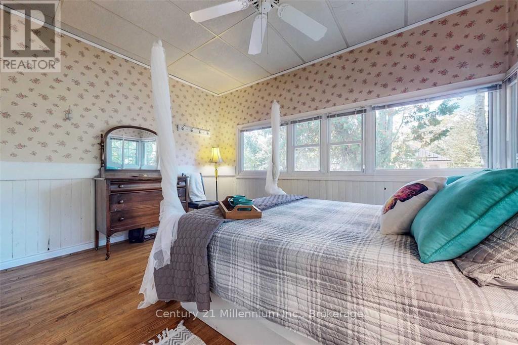 19 Hastings Avenue, Tiny, Ontario  L0L 1P0 - Photo 18 - S12216672