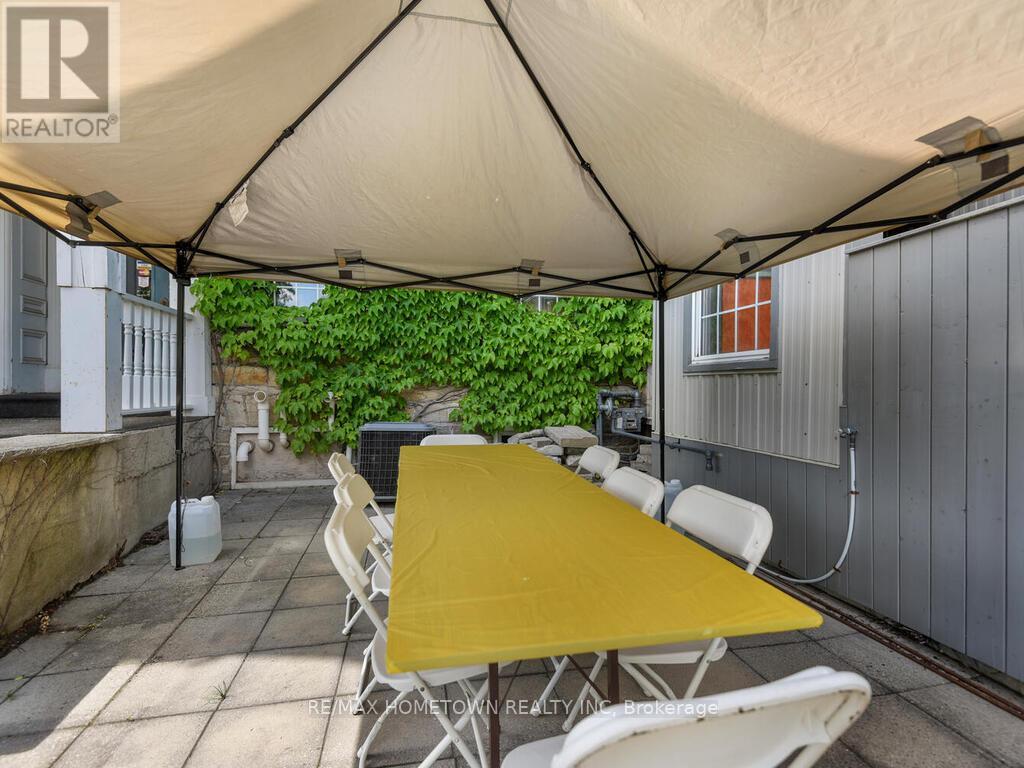 64 King Street E, Brockville, Ontario  K6V 1B3 - Photo 5 - X12049452