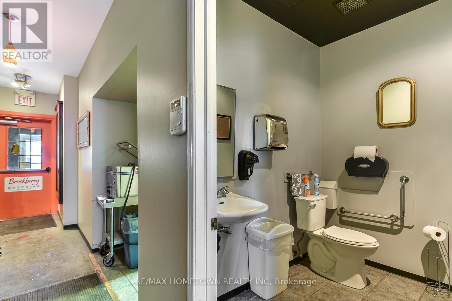 64 King Street E, Brockville, Ontario  K6V 1B3 - Photo 14 - X12049452