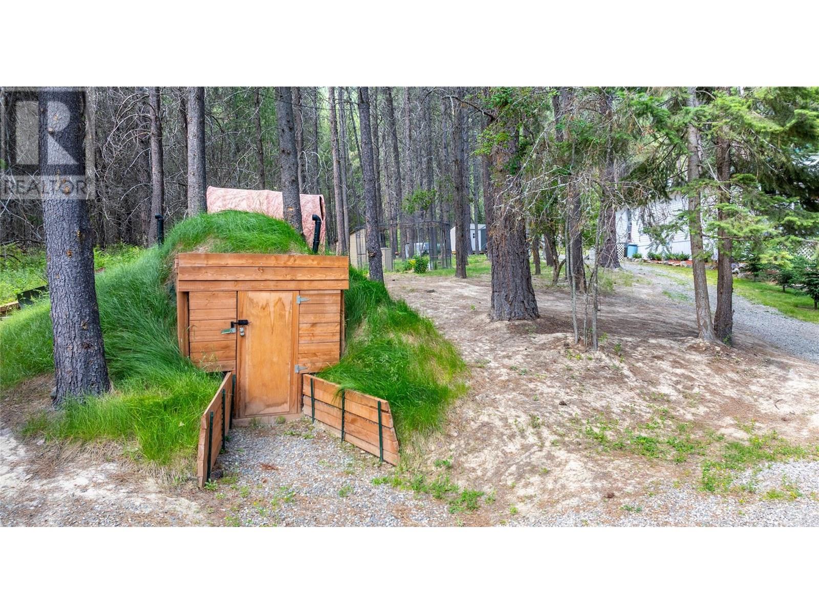 6996 95 Highway, Kingsgate, British Columbia  V0B 1V1 - Photo 4 - 10353213
