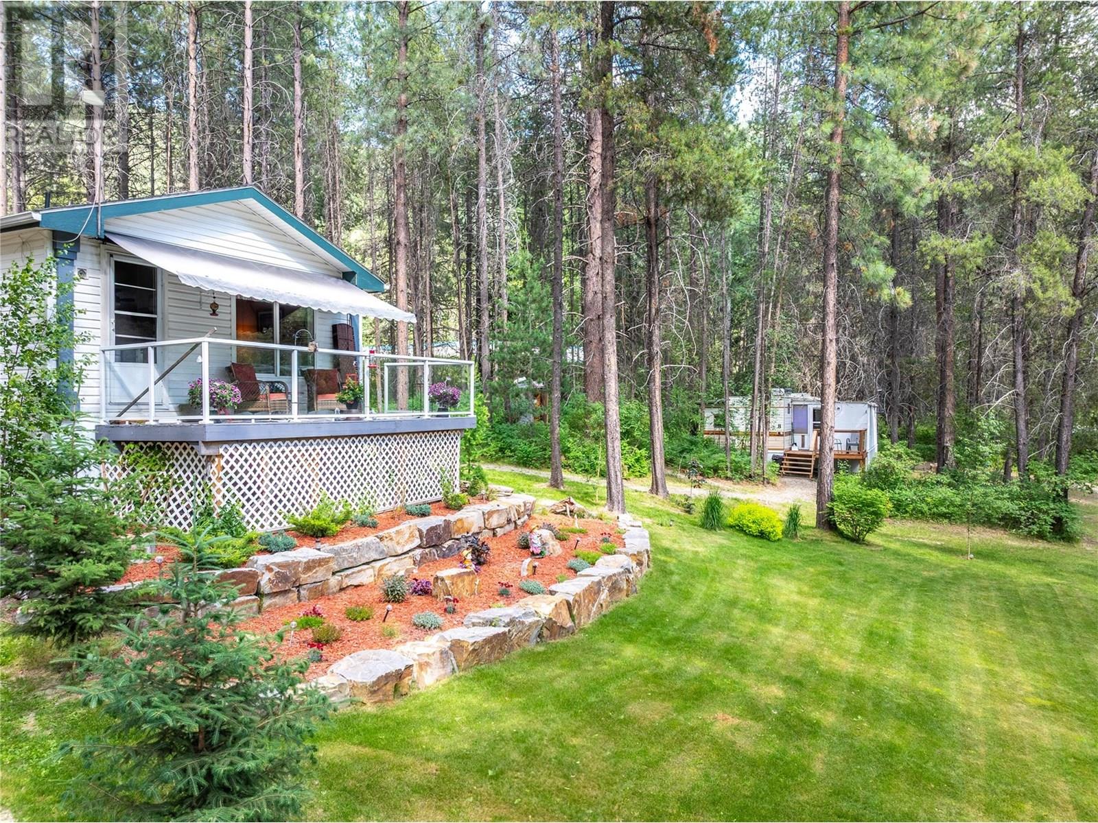 6996 95 Highway, Kingsgate, British Columbia  V0B 1V1 - Photo 14 - 10353213