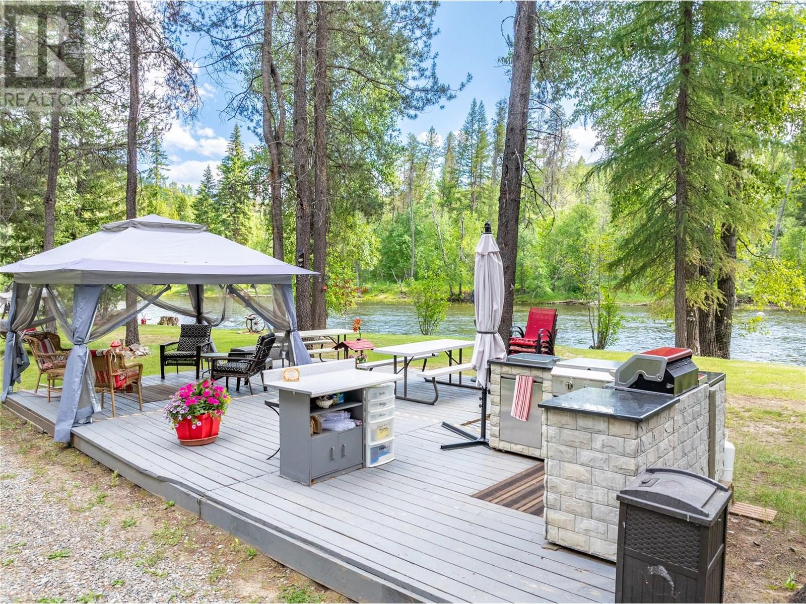 6996 95 Highway, Kingsgate, British Columbia  V0B 1V1 - Photo 11 - 10353213