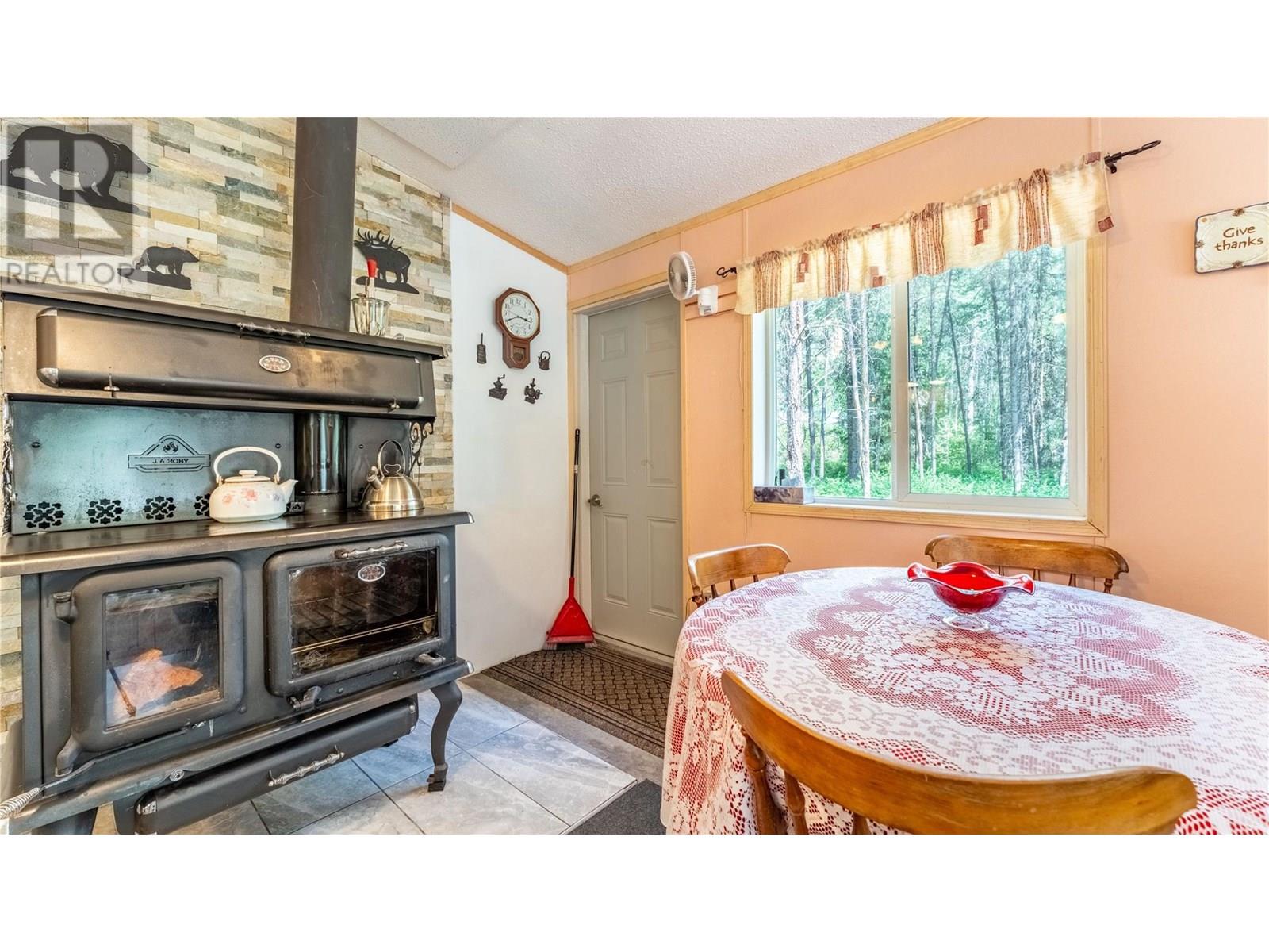 6996 95 Highway, Kingsgate, British Columbia  V0B 1V1 - Photo 39 - 10353213