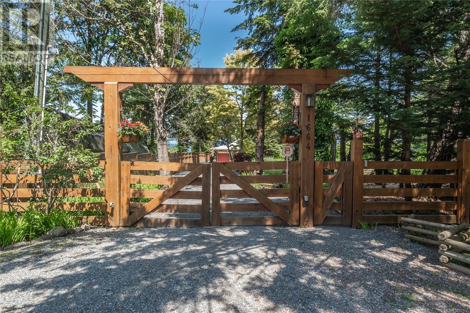 1664 Queequeg Trnabt, Gabriola Island, British Columbia  V0R 1X5 - Photo 47 - 1002177