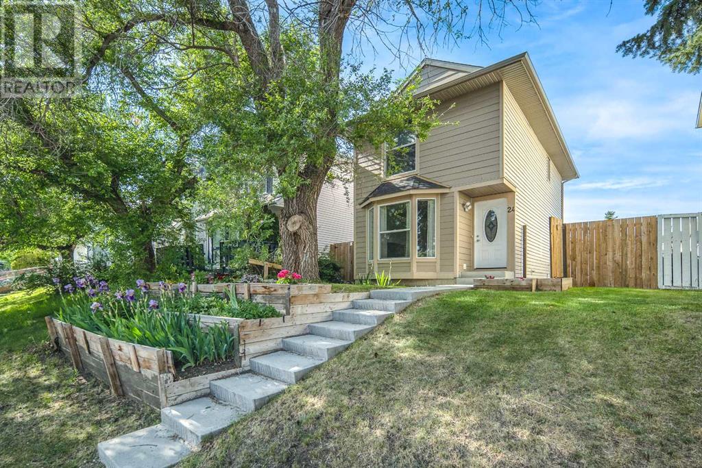 Property at 24 Edgeburn Crescent NW image 1