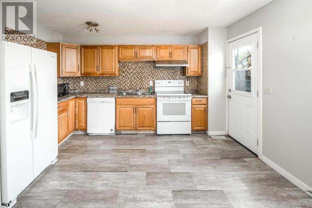Property at 24 Edgeburn Crescent NW image 3
