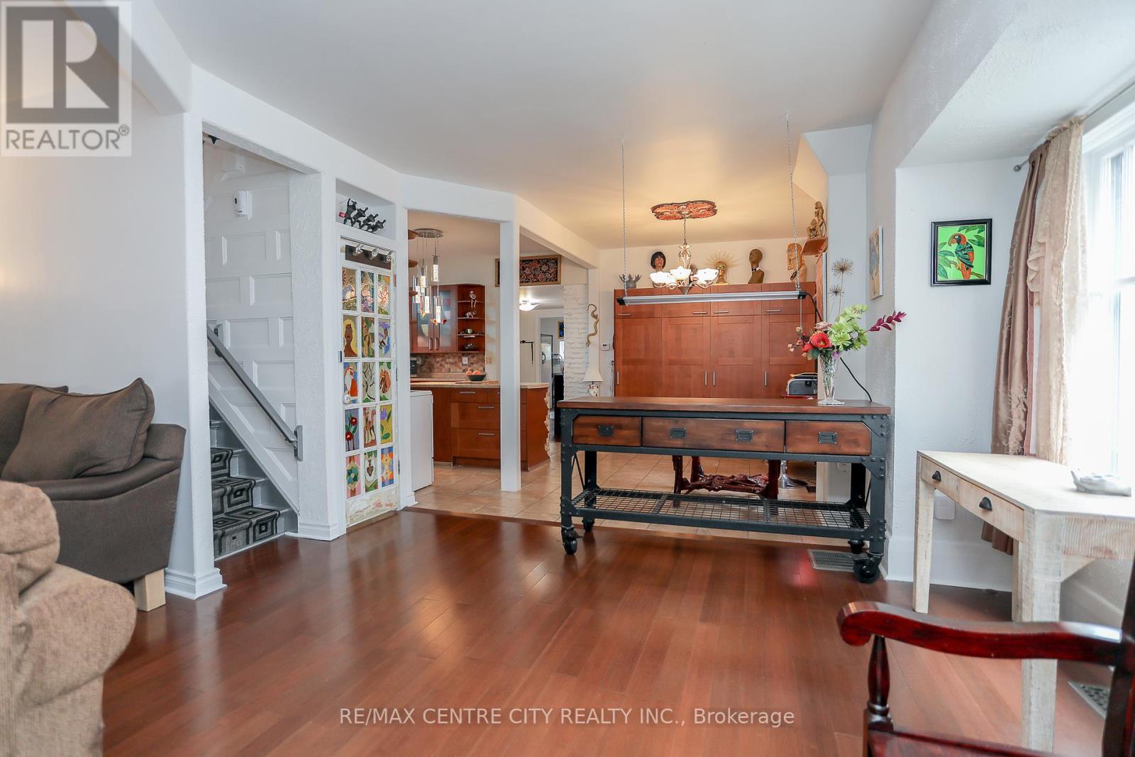 Property at 2349 MAIN STREET image 4