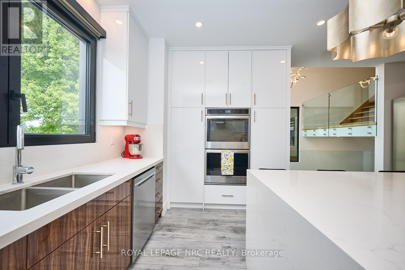 10 Pawling Street, St. Catharines, Ontario  L2N 5M2 - Photo 14 - X12232214