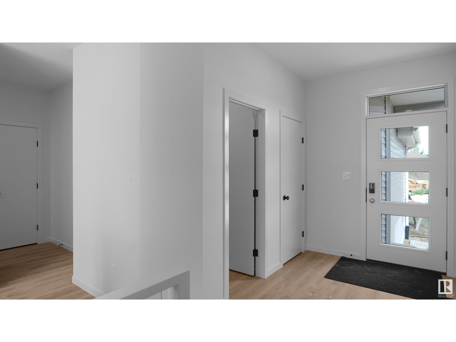 Property at 17370 98A ST NW image 3