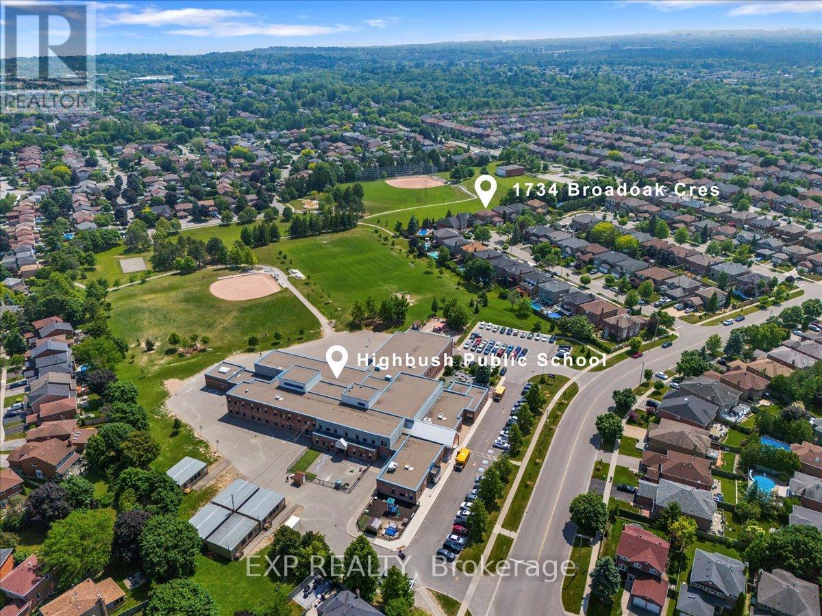 Property at 1734 BROADOAK CRESCENT image 4