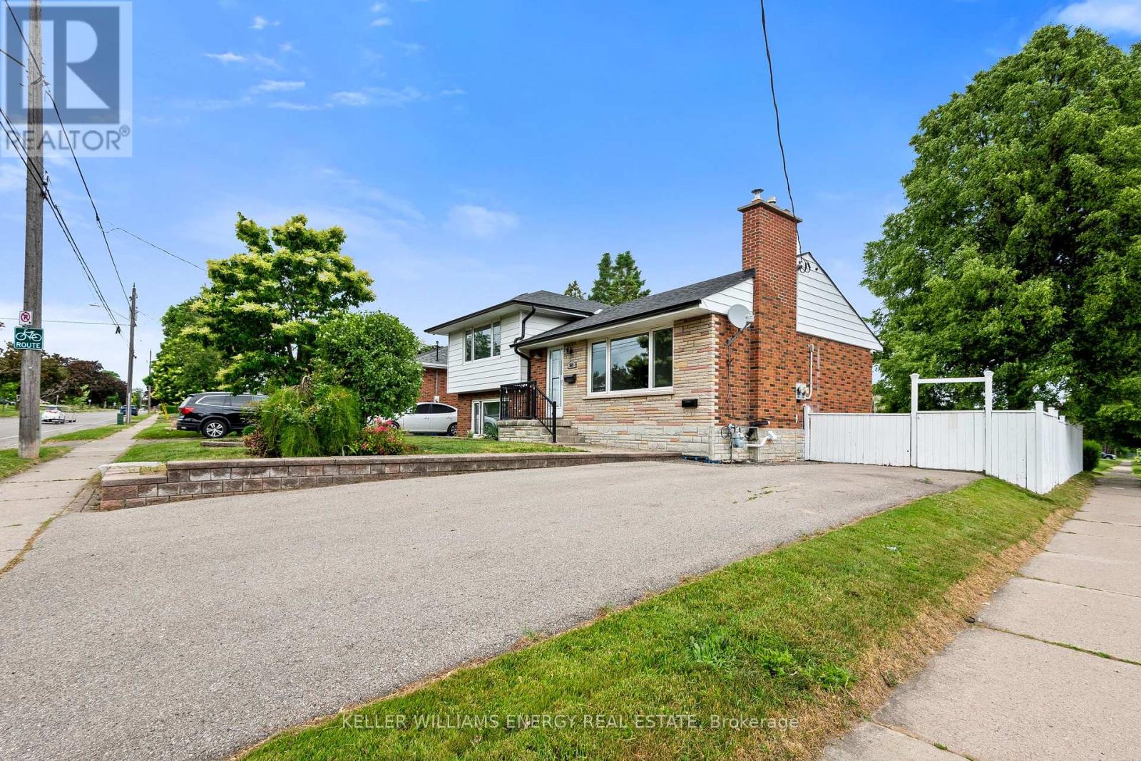 Property at 569 GIBBONS STREET image 3