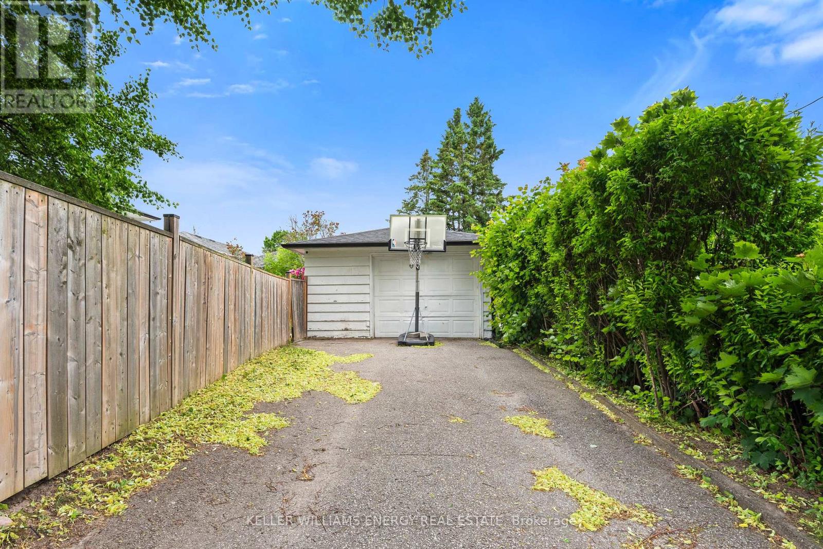 Property at 569 GIBBONS STREET image 5