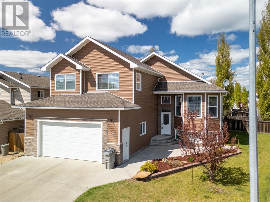 Property at 39 Cedar Heights image 1
