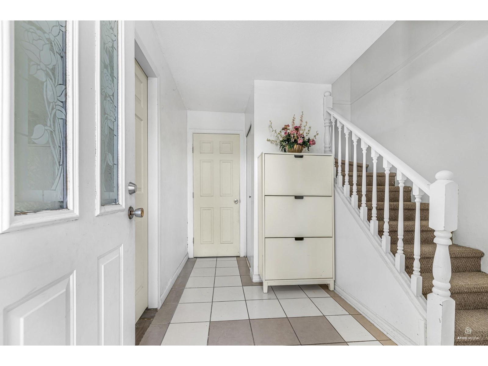 Property at 216 DAVIS CRESCENT image 5