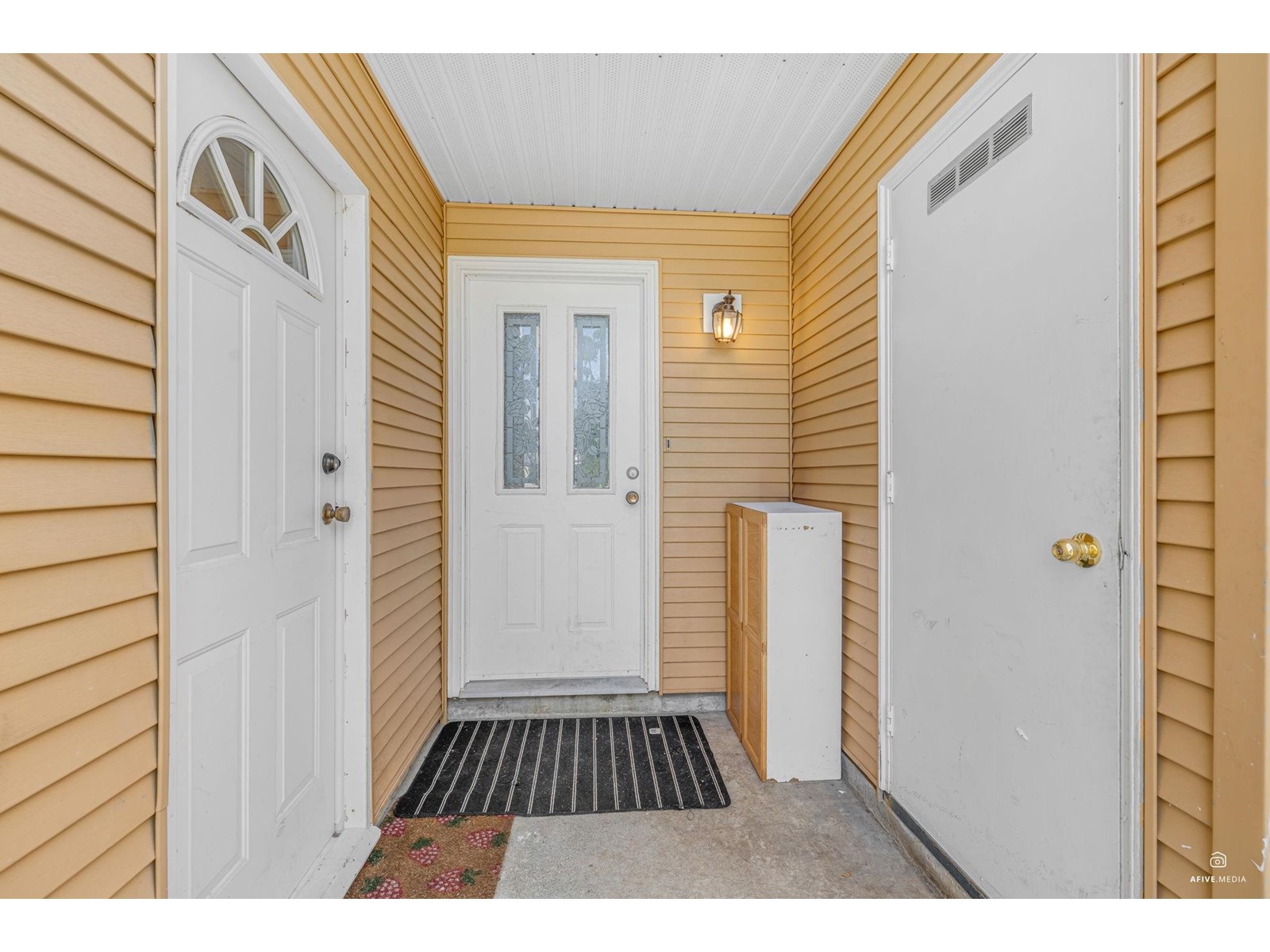 Property at 216 DAVIS CRESCENT image 4