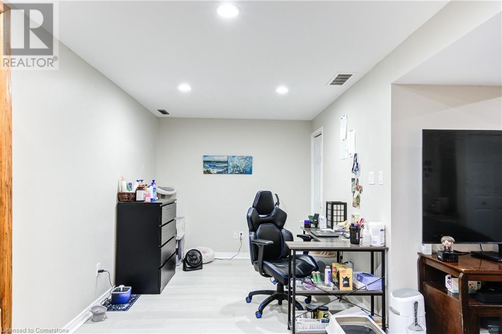 Photo 37 of 50 for 713 Silversmith Street