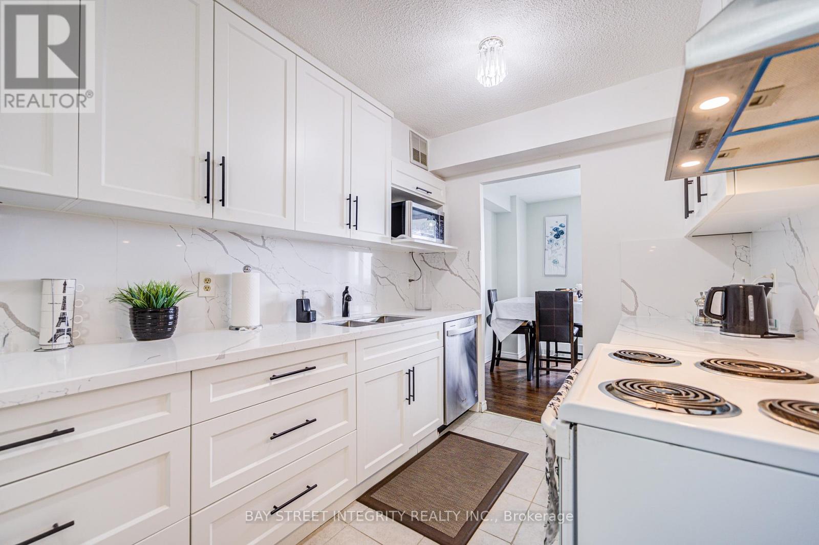 1403 - 1250 Bridletowne Circle, Toronto (L'amoreaux), Ontario  M1W 2V1 - Photo 11 - E12221823