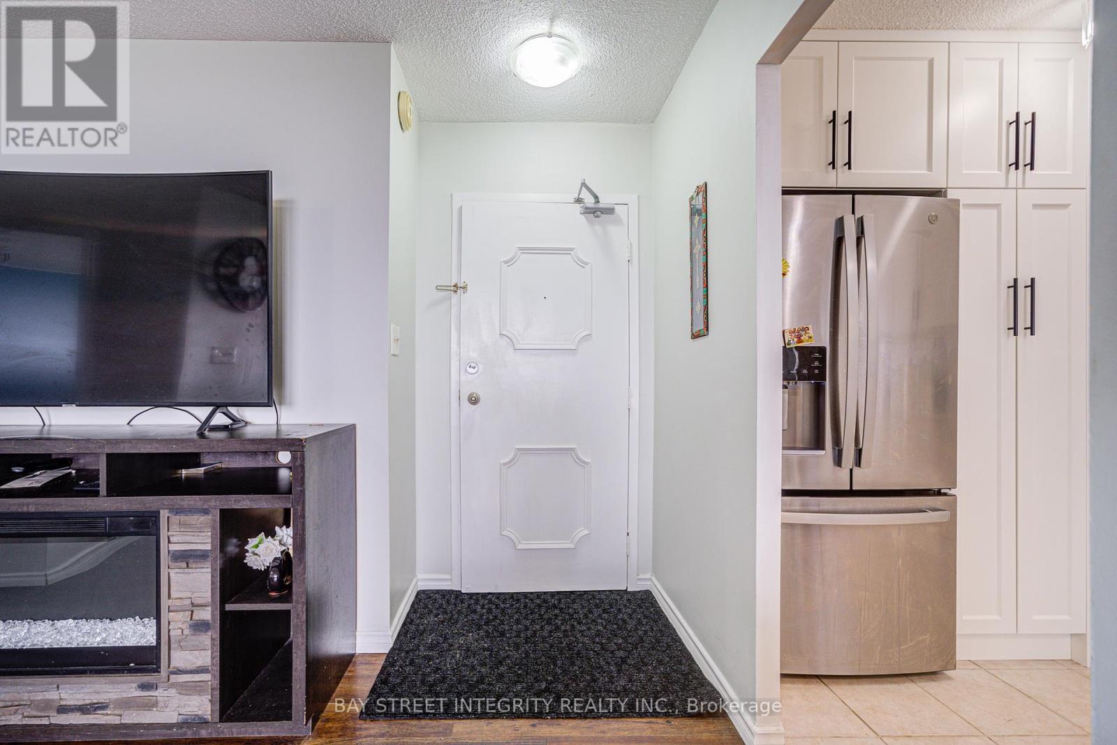 1403 - 1250 Bridletowne Circle, Toronto (L'amoreaux), Ontario  M1W 2V1 - Photo 6 - E12221823