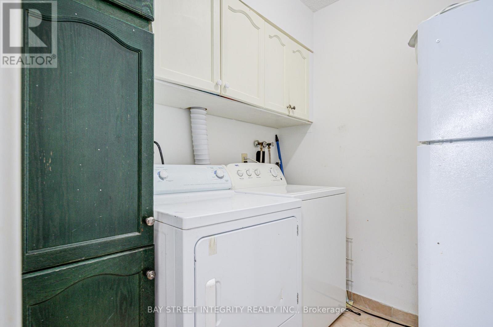 1403 - 1250 Bridletowne Circle, Toronto (L'amoreaux), Ontario  M1W 2V1 - Photo 18 - E12221823