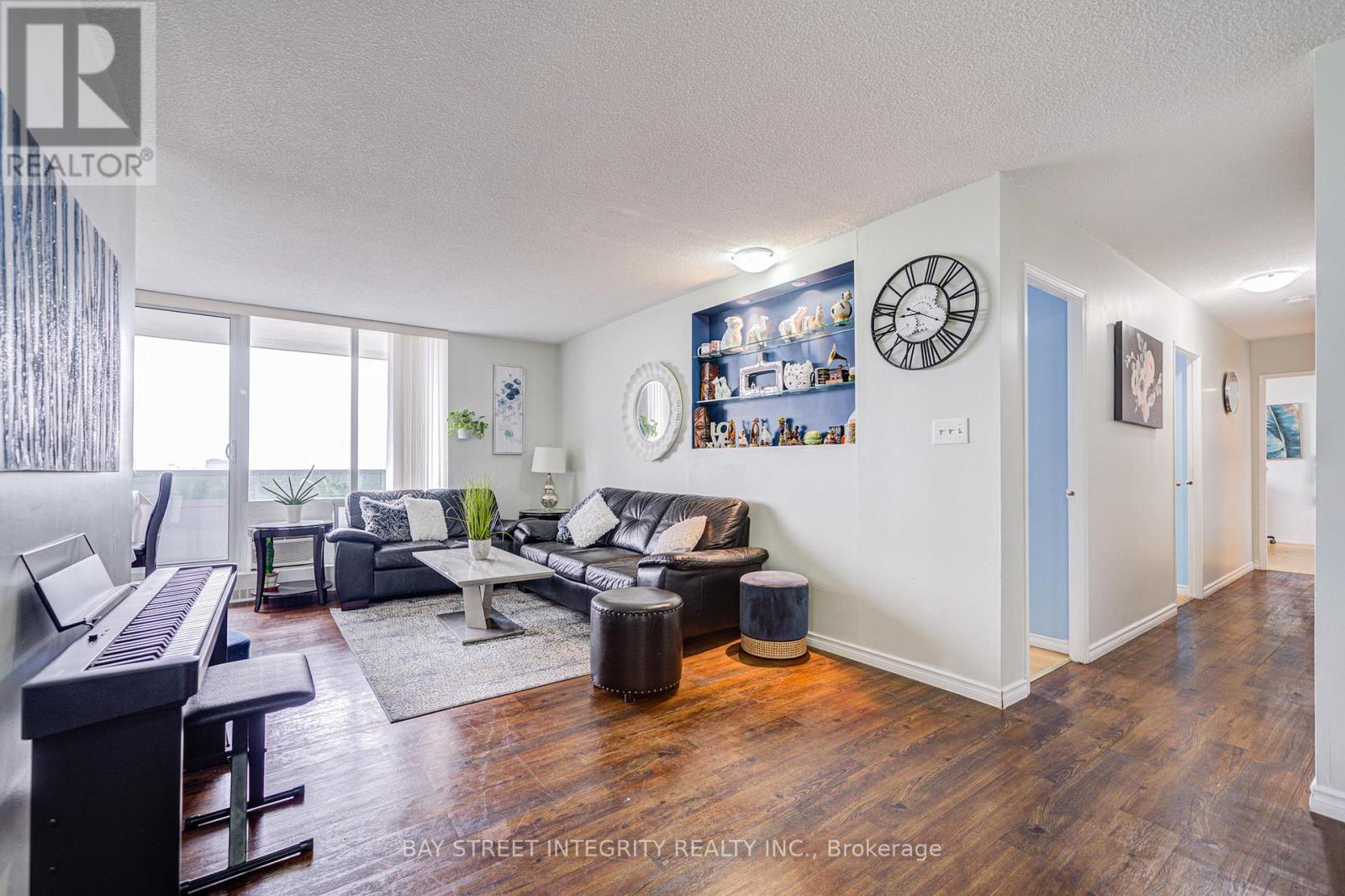 1403 - 1250 Bridletowne Circle, Toronto (L'amoreaux), Ontario  M1W 2V1 - Photo 7 - E12221823