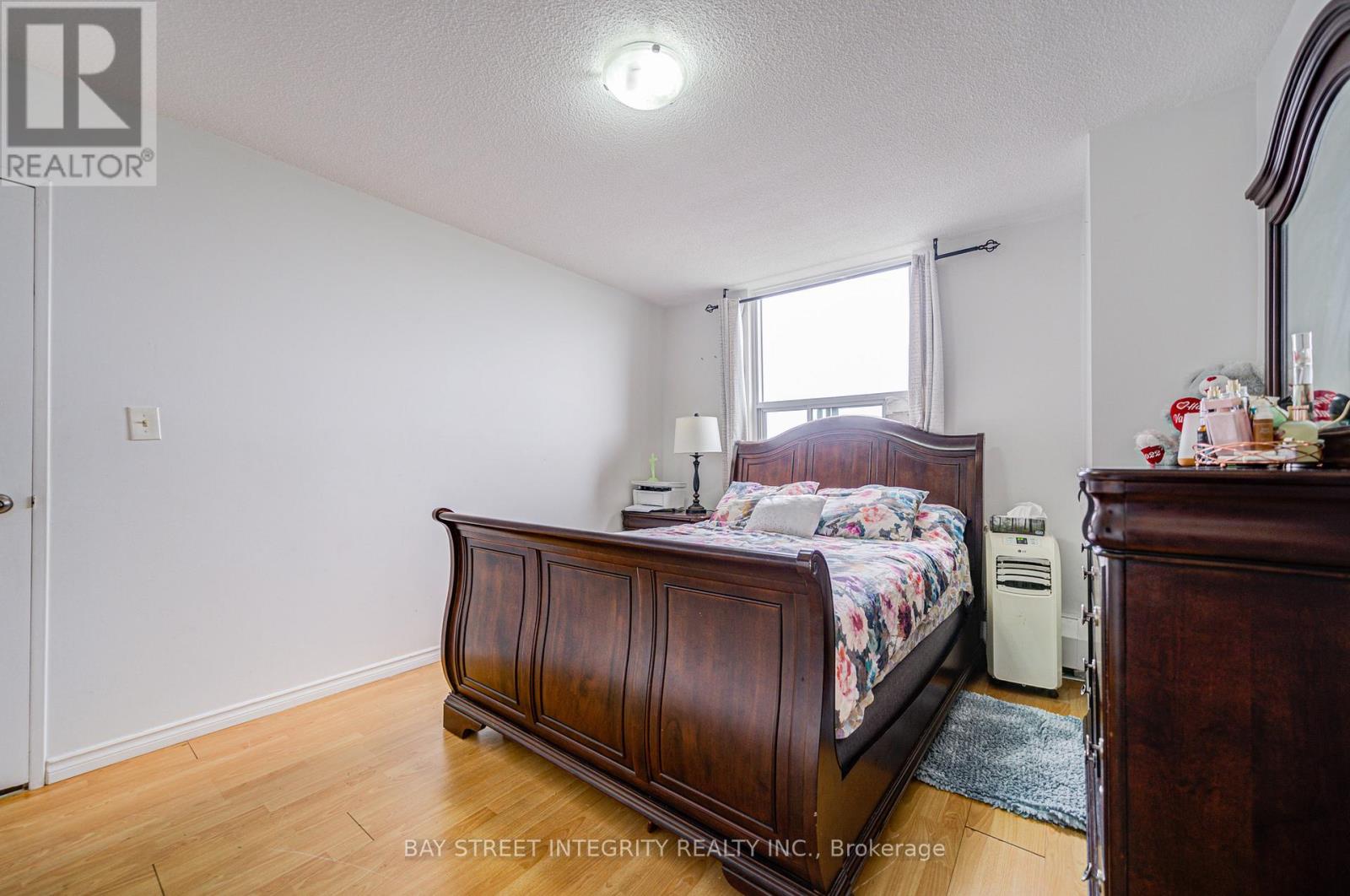1403 - 1250 Bridletowne Circle, Toronto (L'amoreaux), Ontario  M1W 2V1 - Photo 15 - E12221823