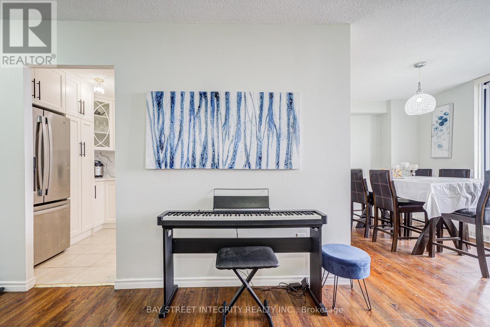1403 - 1250 Bridletowne Circle, Toronto (L'amoreaux), Ontario  M1W 2V1 - Photo 8 - E12221823