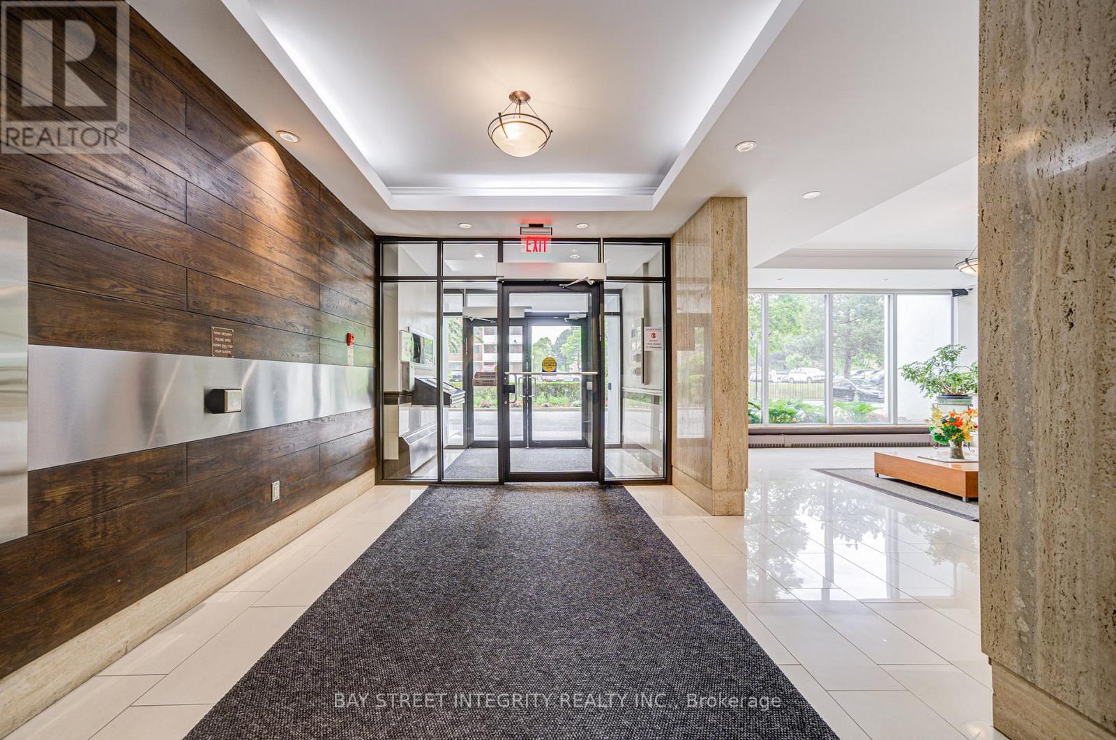 1403 - 1250 Bridletowne Circle, Toronto (L'amoreaux), Ontario  M1W 2V1 - Photo 4 - E12221823