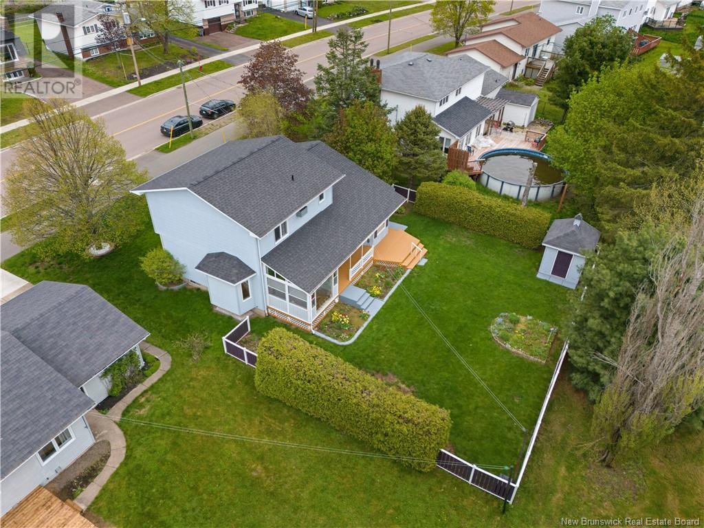 Property at 294 Hennessey image 3