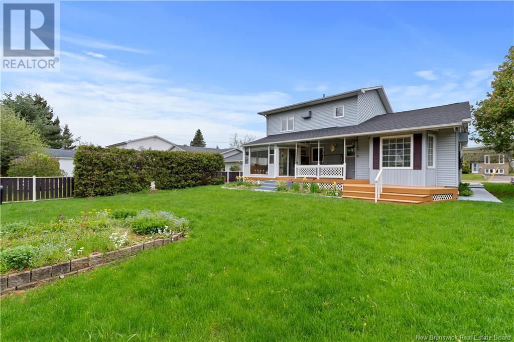 Property at 294 Hennessey image 4
