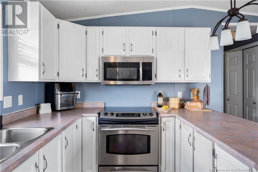 Property at 1 Ascona Street image 5