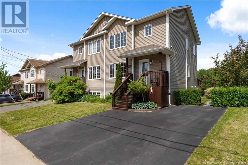 Property at 92 Belle-Foret Street image 3