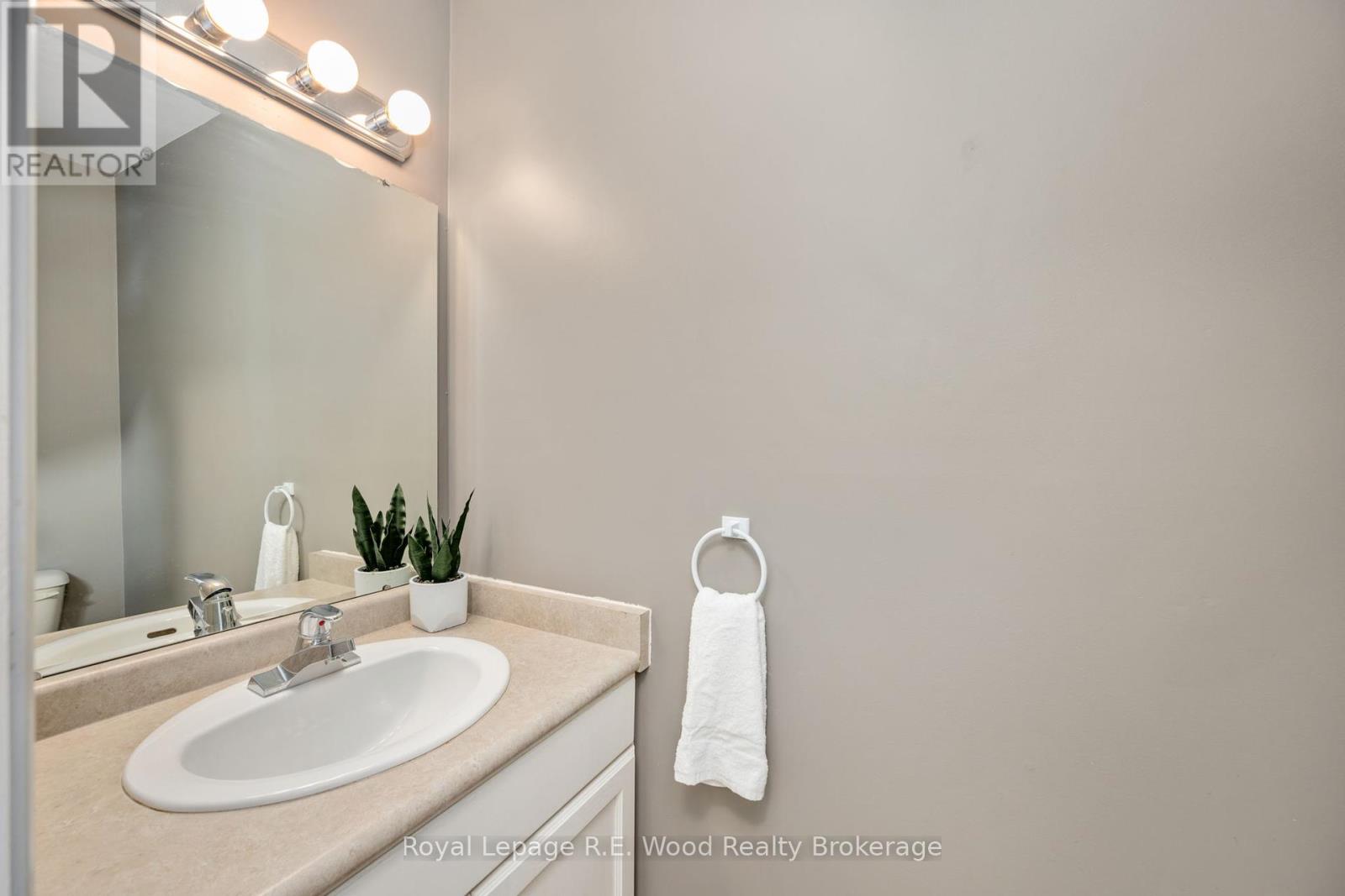 4 - 10 Dufferin Street, Norwich, Ontario  N0J 1P0 - Photo 20 - X12238851