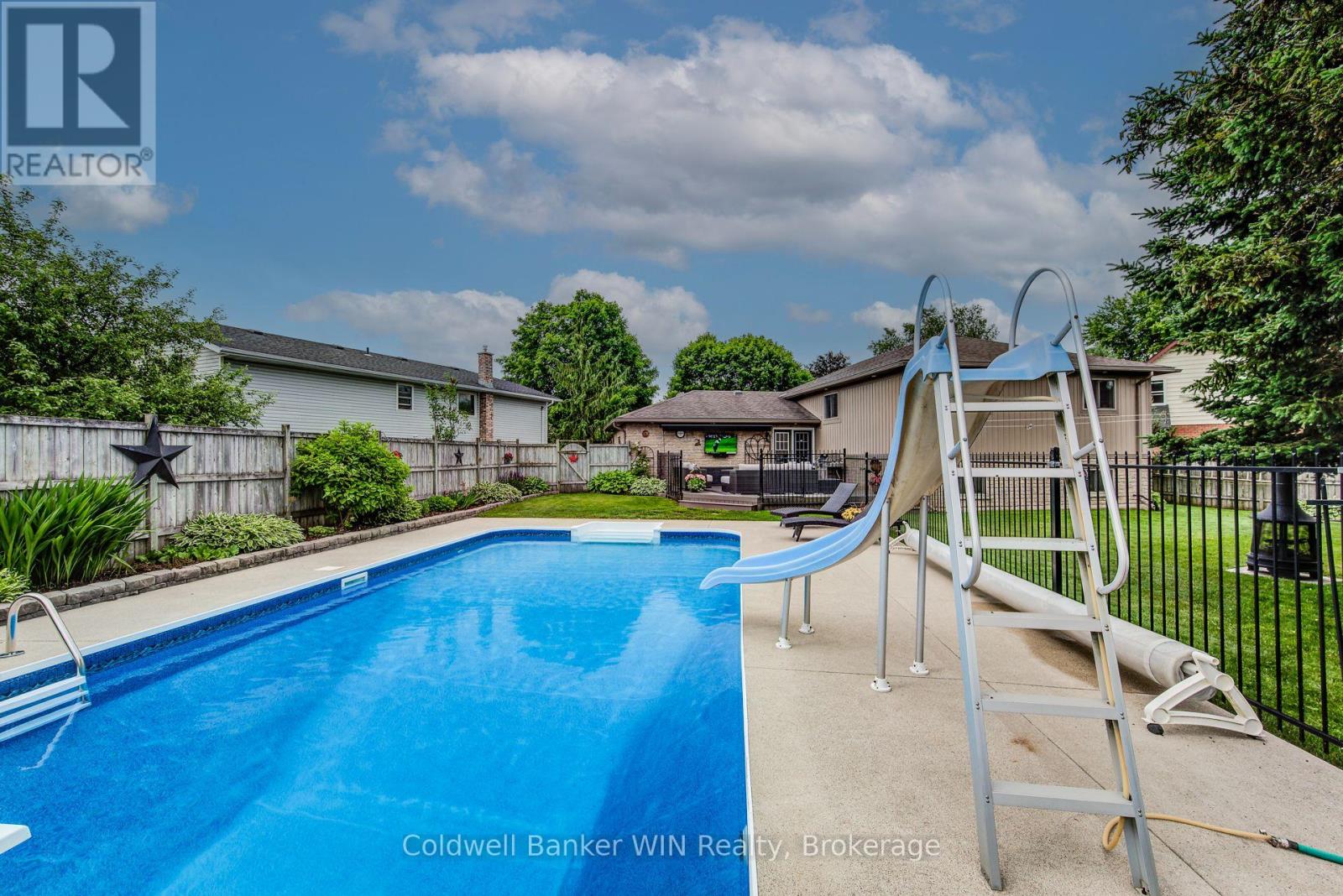 250 Justin's Place, Wellington North, Ontario  N0G 2L3 - Photo 34 - X12238837