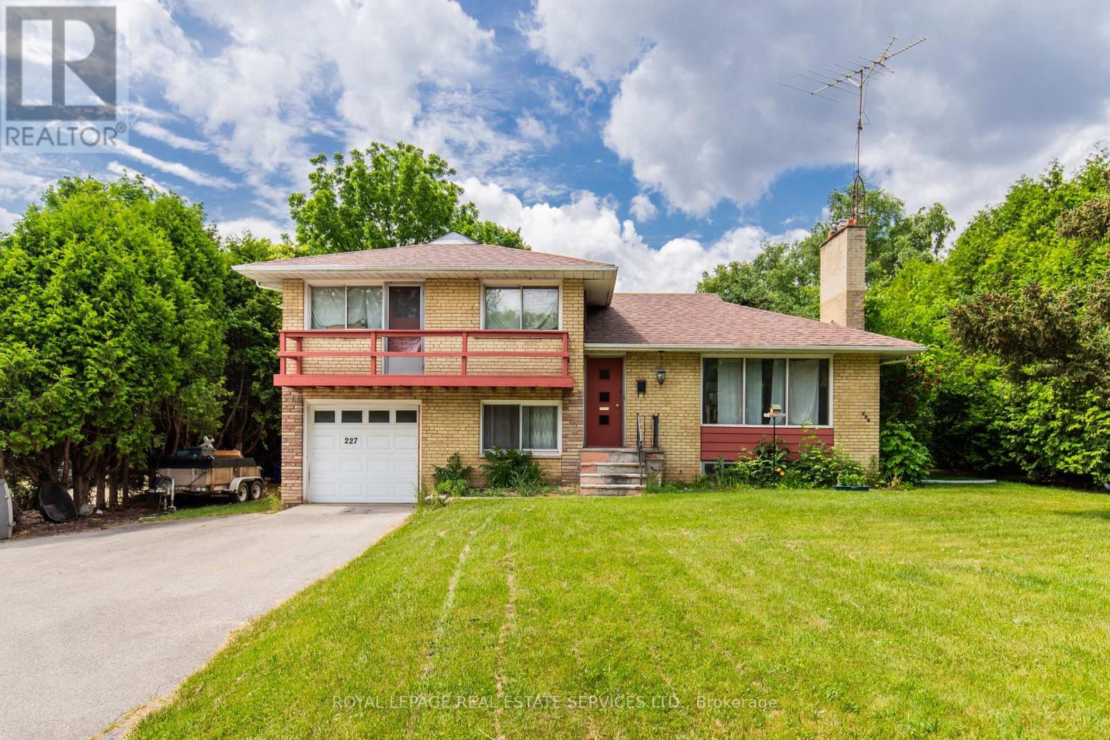 UNIT #2 - 227 LAKESHORE ROAD W, Oakville, Ontario