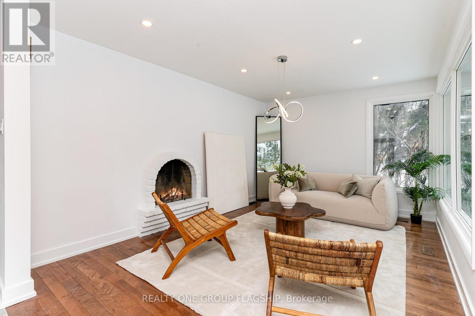 Property at 1135 GREENOAKS DRIVE image 5