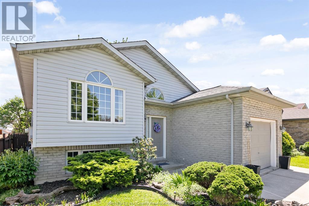 Property at 1859 FULLER CRESCENT image 2
