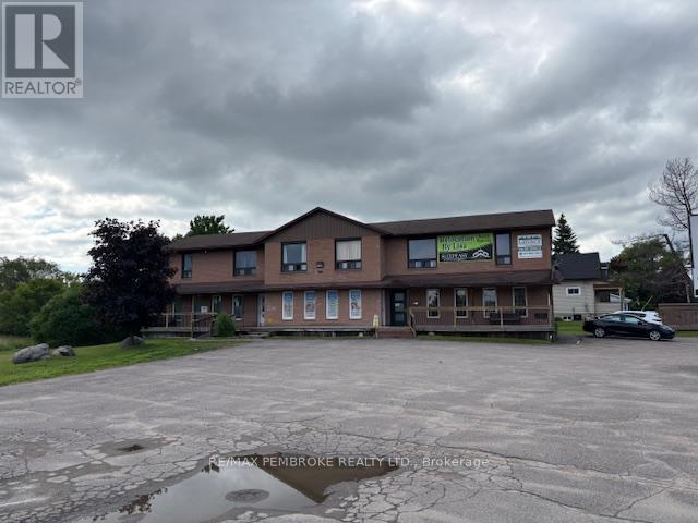 3 - 4 Doran Street, Petawawa, Ontario  K8H 1P5 - Photo 2 - X12238898