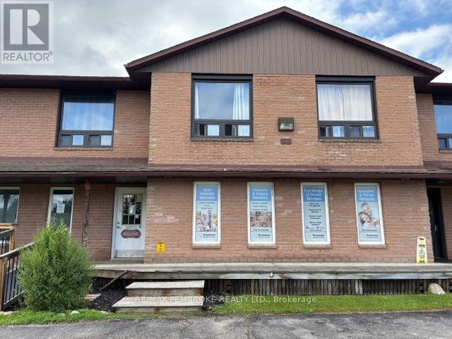 3 - 4 Doran Street, Petawawa, Ontario  K8H 1P5 - Photo 3 - X12238898
